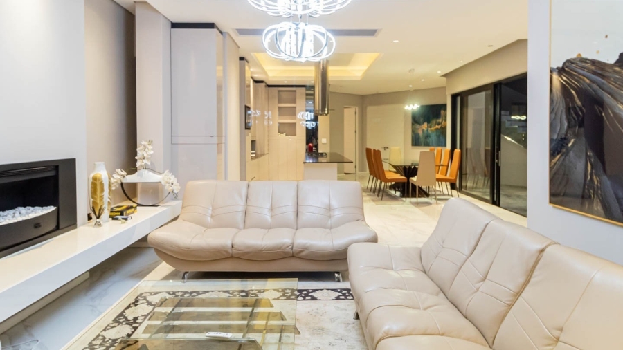 5 Bedroom Property for Sale in Bloubergstrand Western Cape